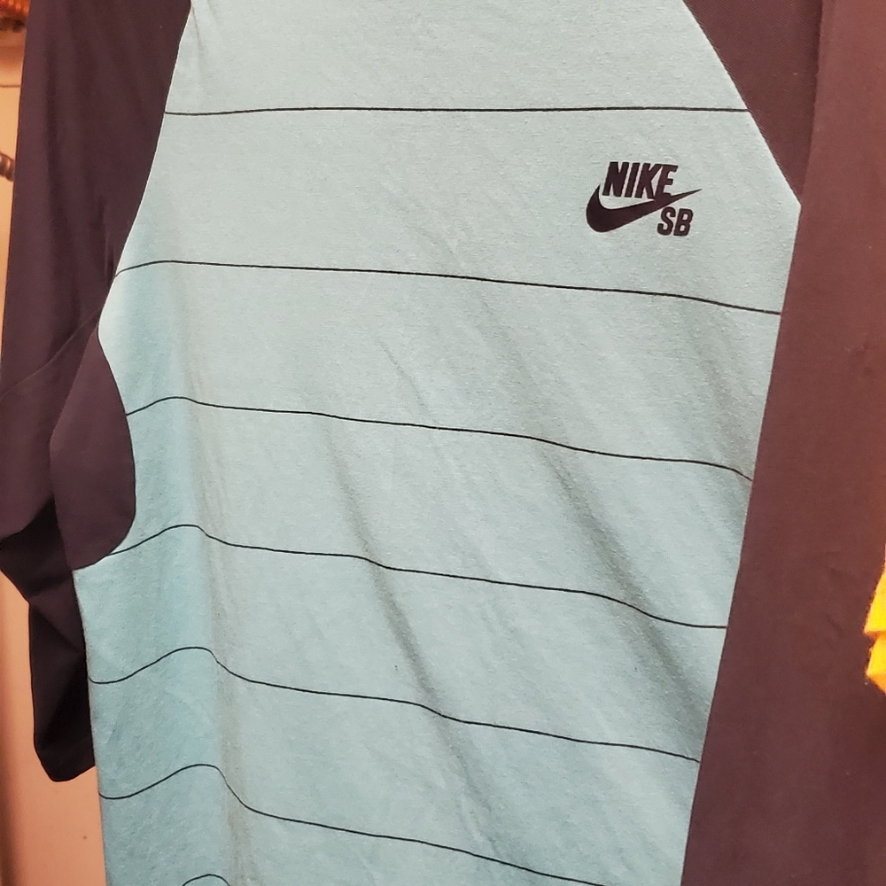 Nike sb tshirt